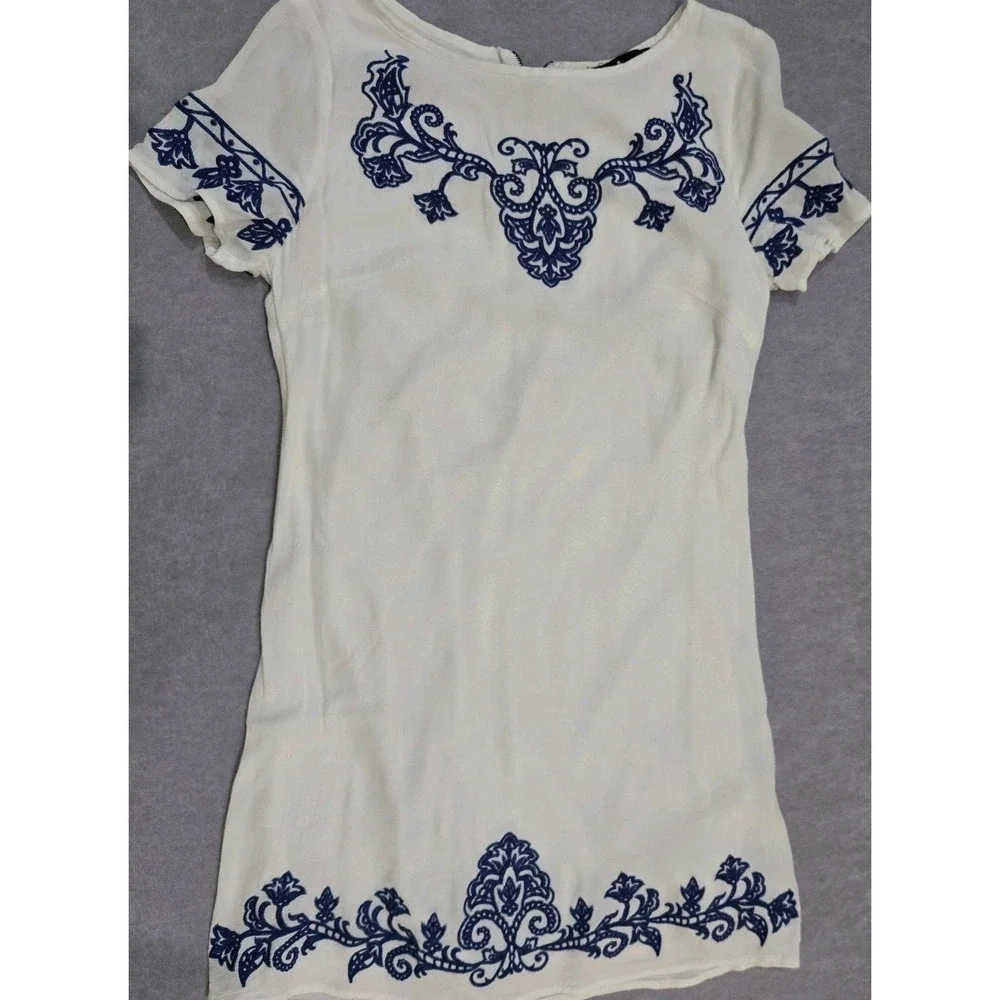 Lulus Women Tale to Tell White Blue Embroidered Shift Dress size S Short Sleeve - Picture 3 of 14